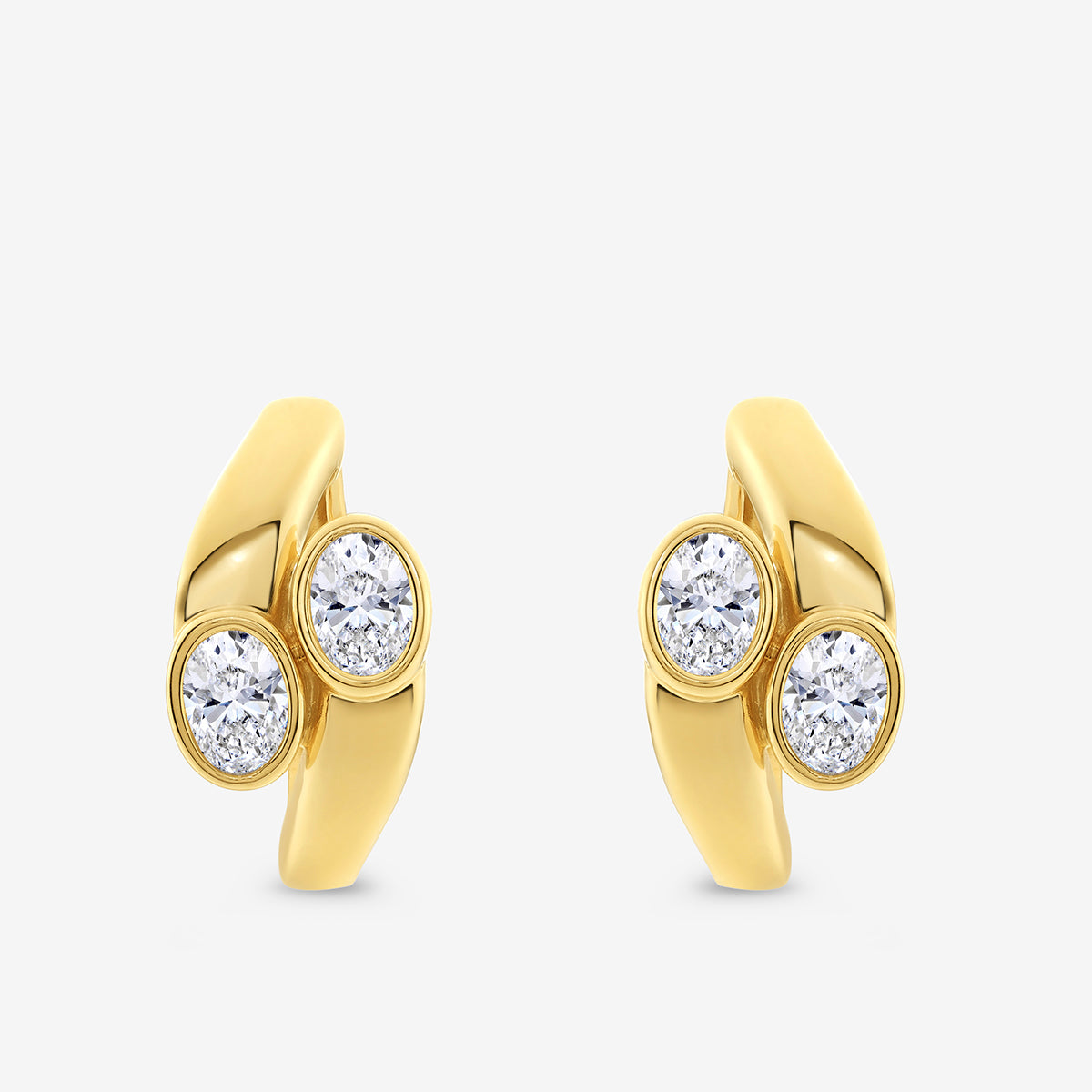 TWIN<span>Shine Diamond Huggie</span>EARRINGS