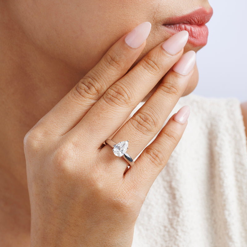 Bridal Luminous Solitaire Ring