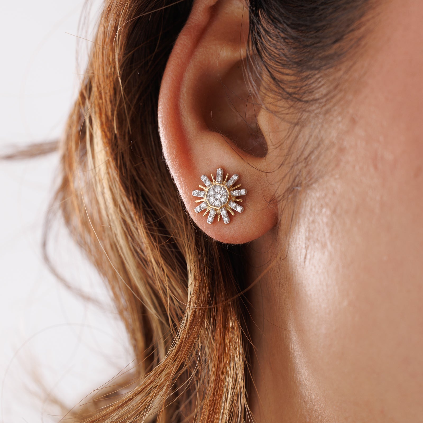 SUNBURST <span>Diamond Stud</span> EARRINGS