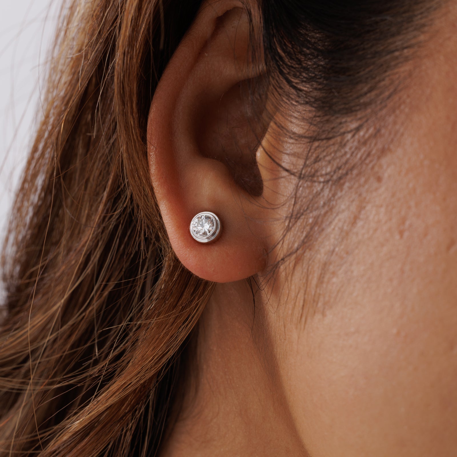 CLASSIC <span>Bezel</span> Stud</span> EARRINGS