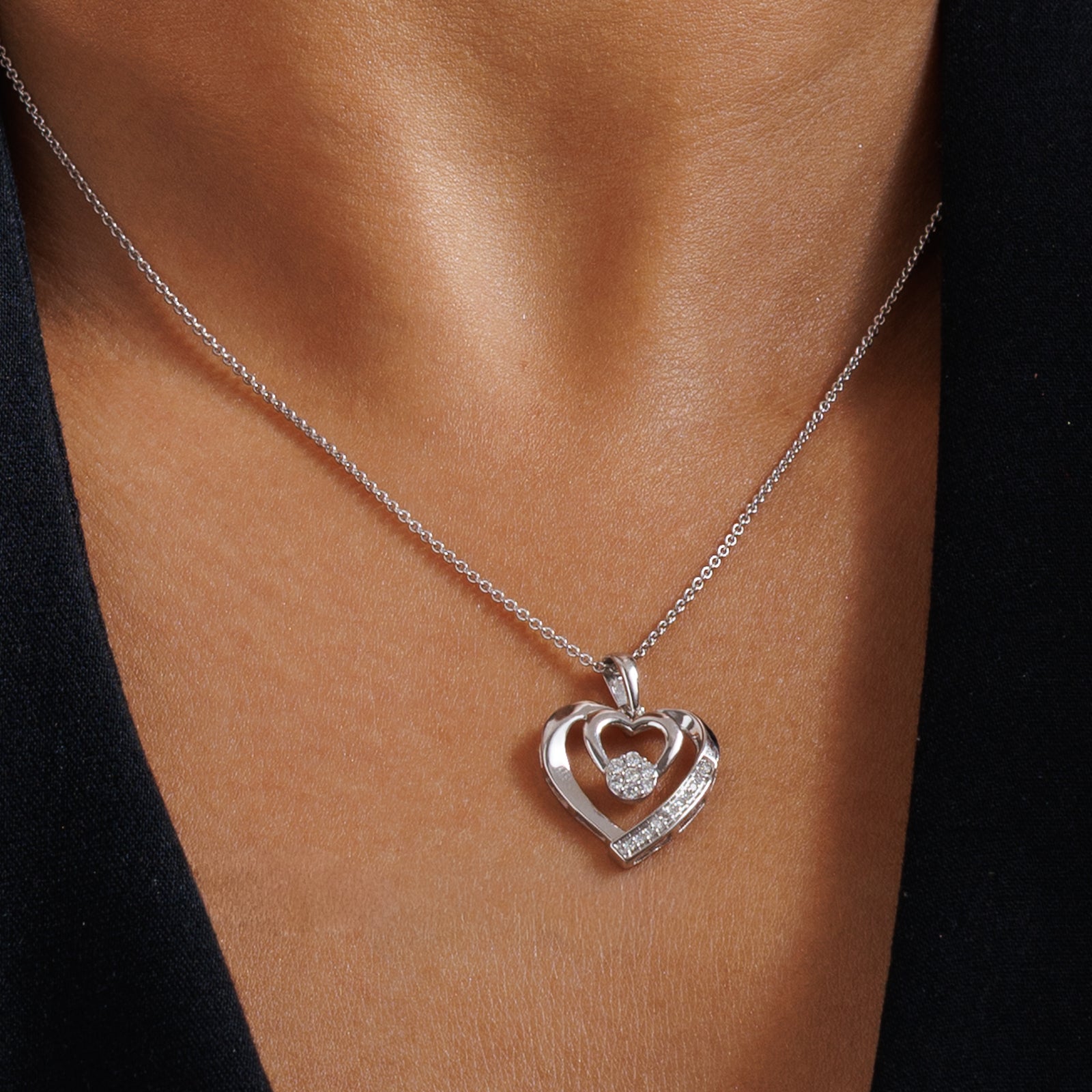 FOREVER <span>Bloom Double Heart Chain</span> NECKLET