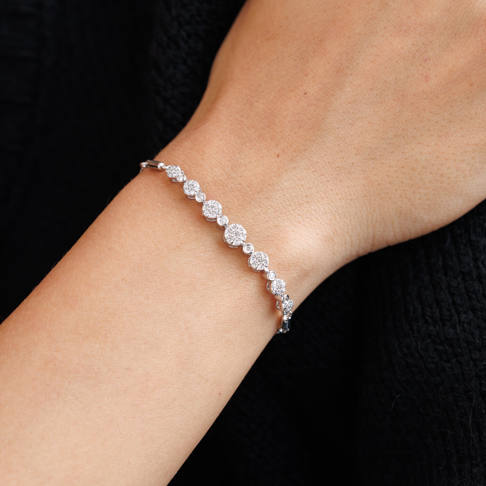 ROUND <span>Cluster Bolo</span> BRACELET