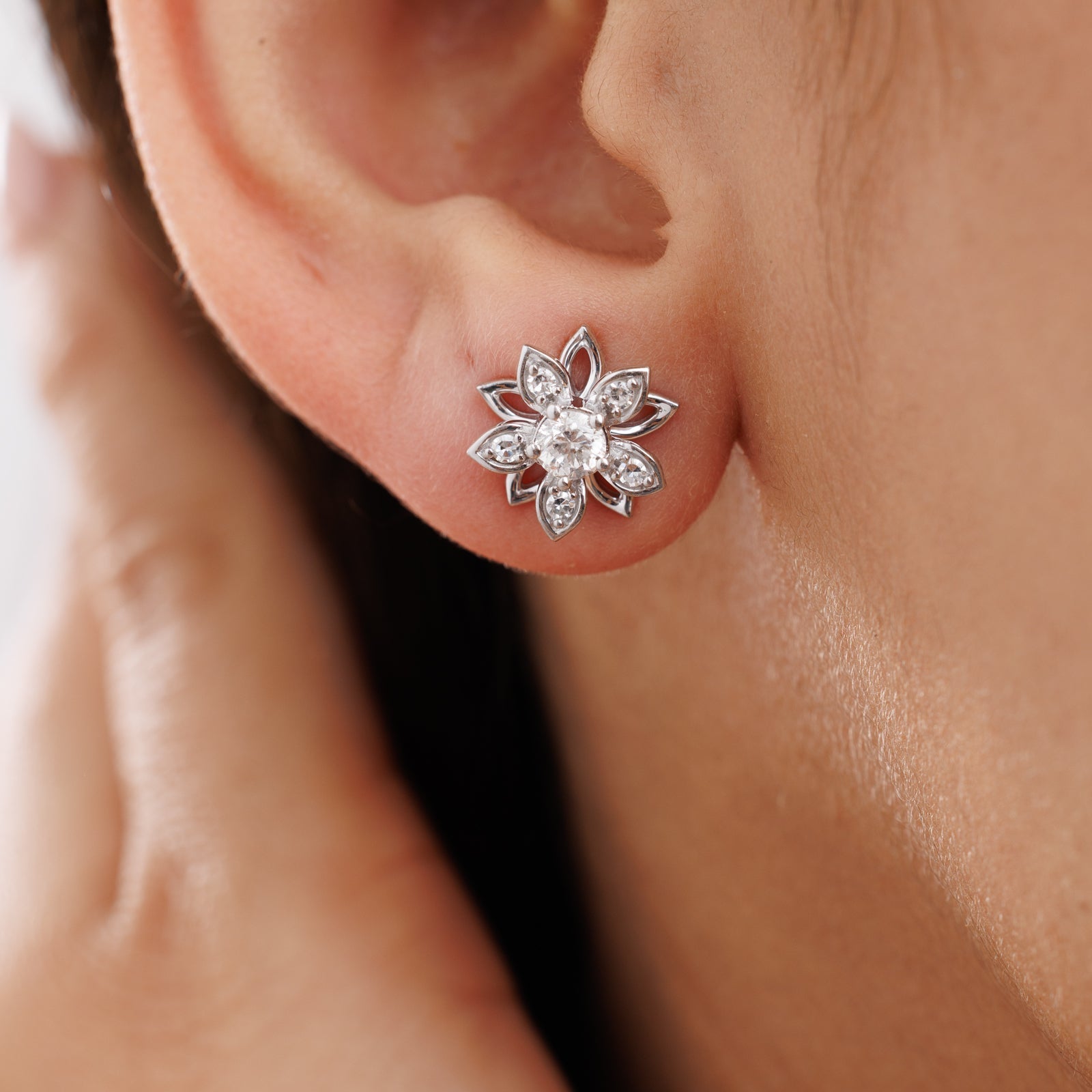 GOLDEN <span>Mirage Bloom Stud</span> EARRINGS