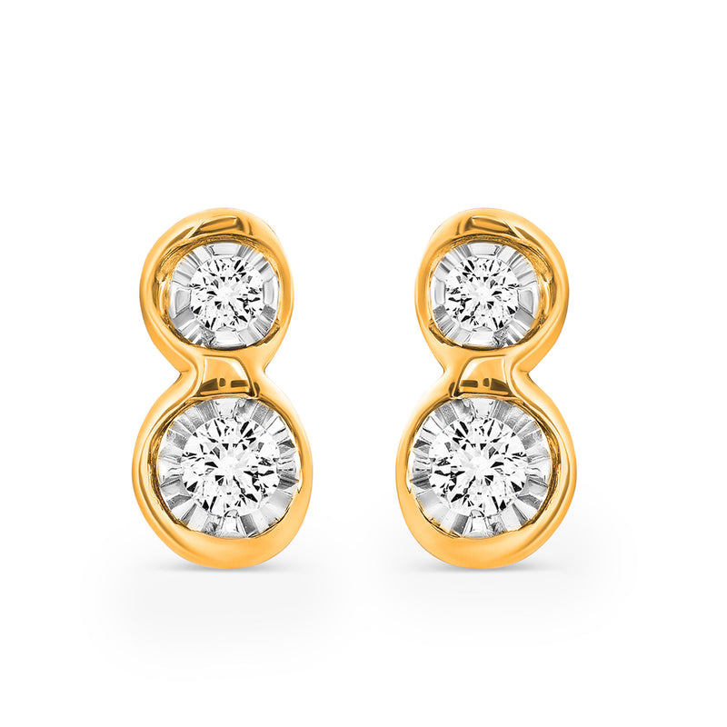 Keemti Jewels’ Twin Spark Stud Earrings: two round lab diamonds set vertically in a graceful figure-eight design.