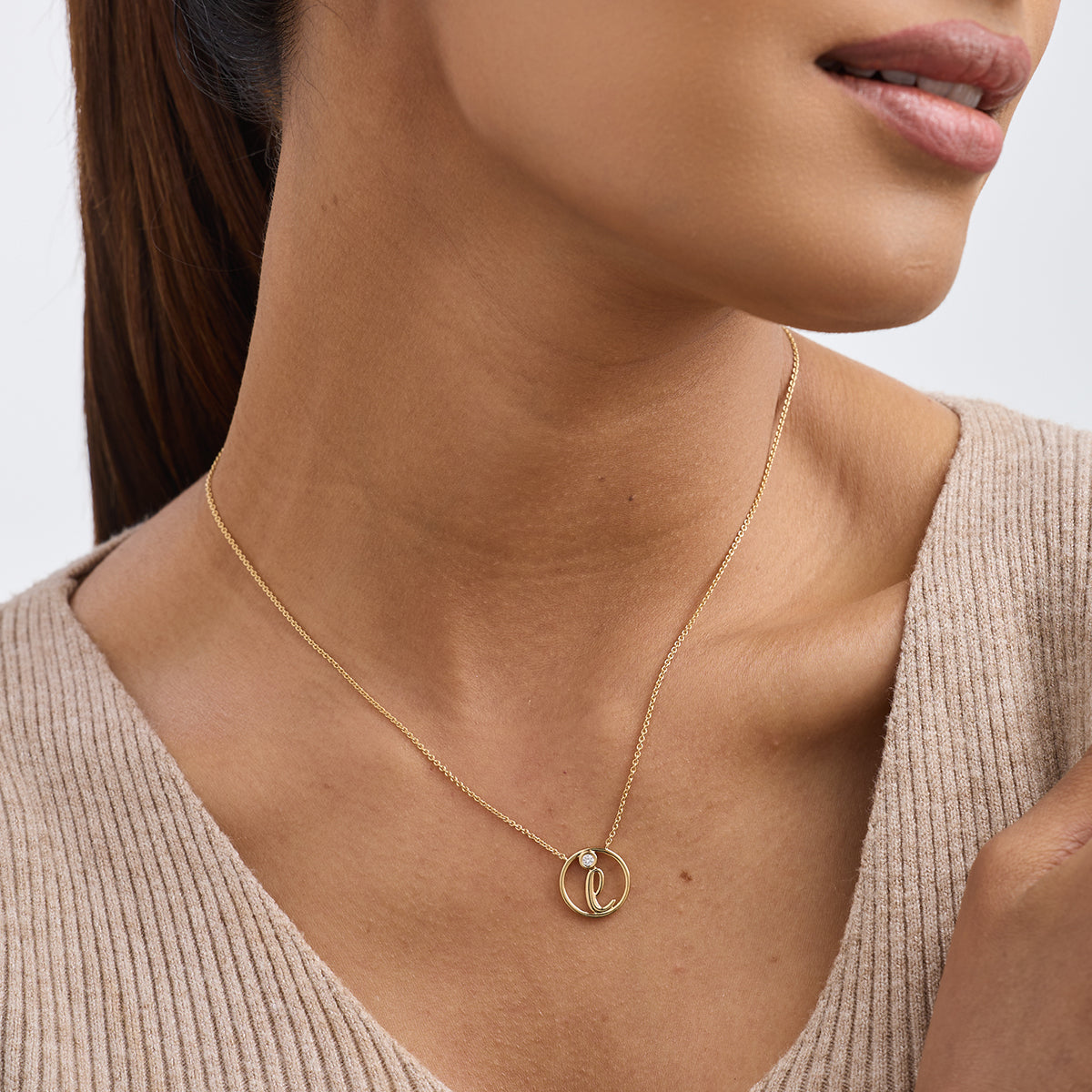 I<span> Initial Circle Diamond </span>NECKLET