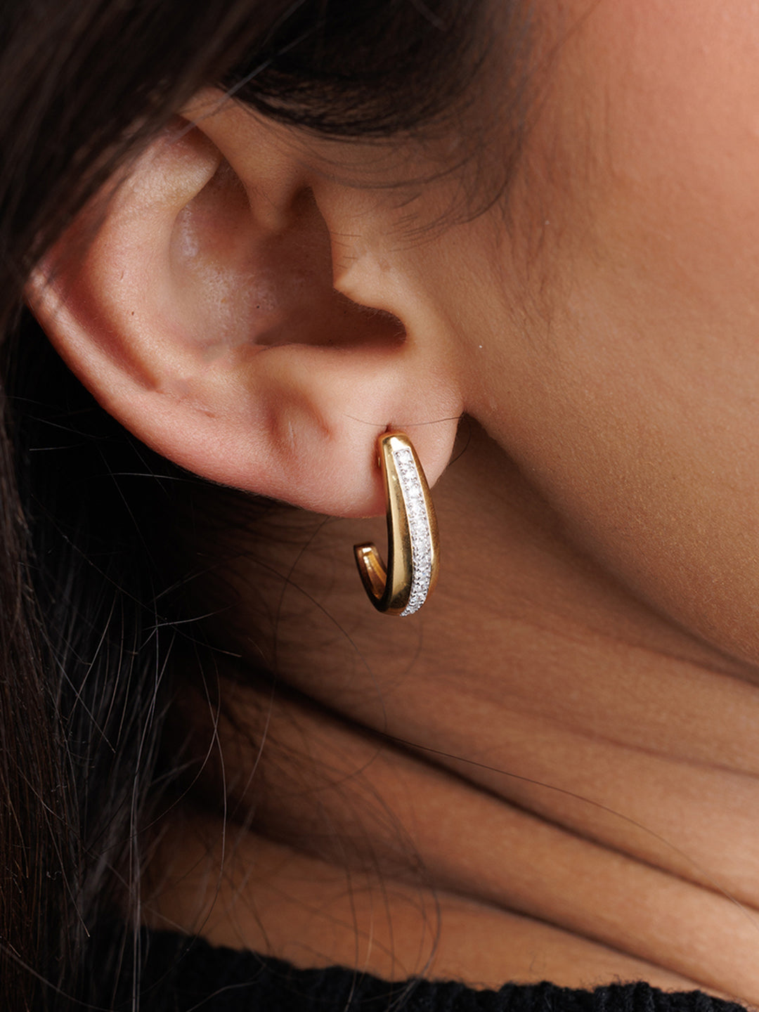 Keemti Jewels Timeless Sweep Hoop Earrings Model View
