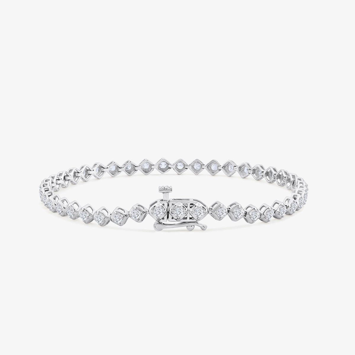 CLASSIC <span>Oval Links Diamond </span>BRACELET