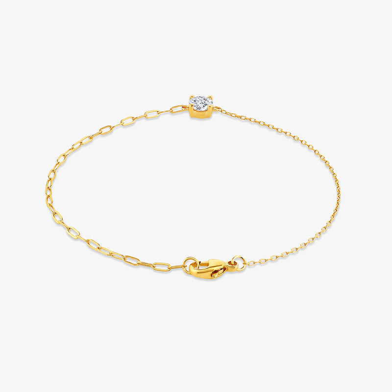 Keemti Jewels Minimal Round Diamond Bracelet: Fine chain with a small diamond and lobster clasp on white background.