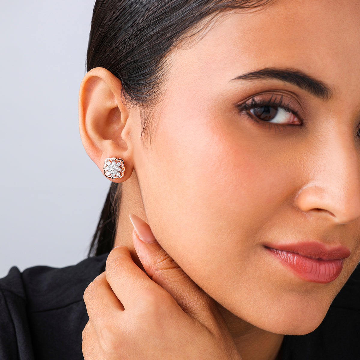 SOFT<span> Blossom Diamond Stud</span>EARRINGS