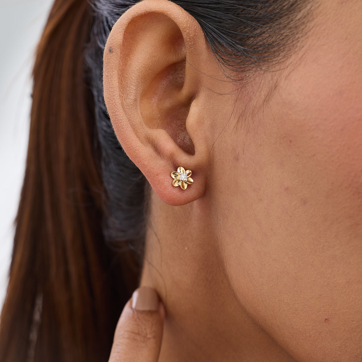 PETAL<span> Solitaire Stud </span>EARRINGS