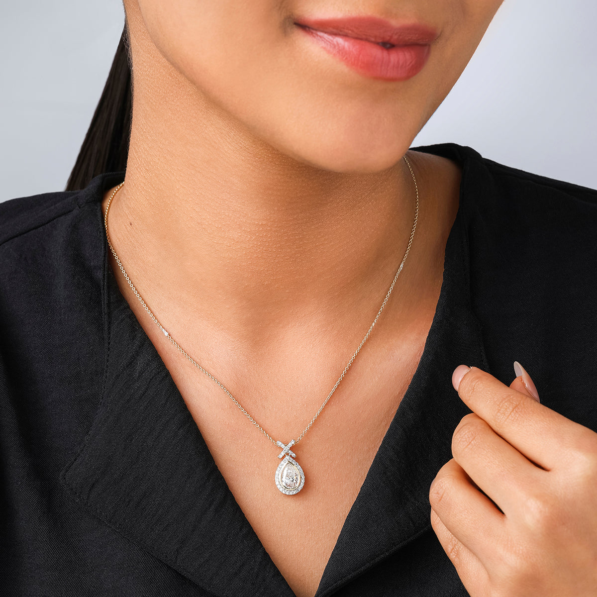 PEAR <span>Grace DIamond</span> PENDANT