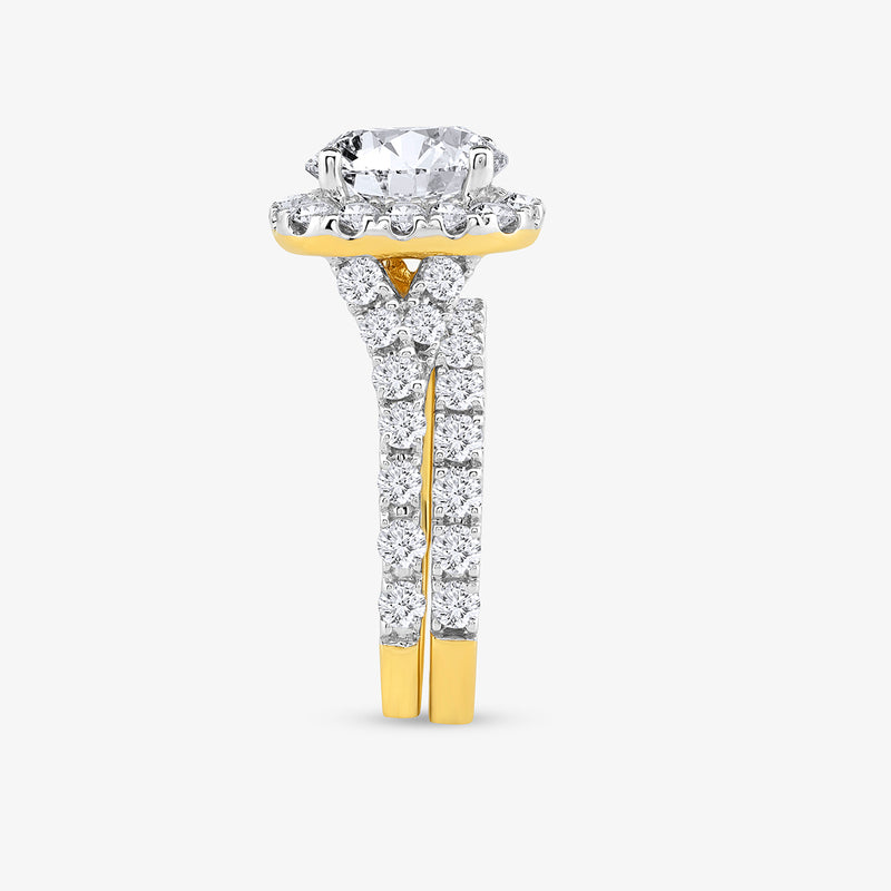 The Keemti Jewels Pure Promise Ring features a round diamond in a raised prong setting with a split band.