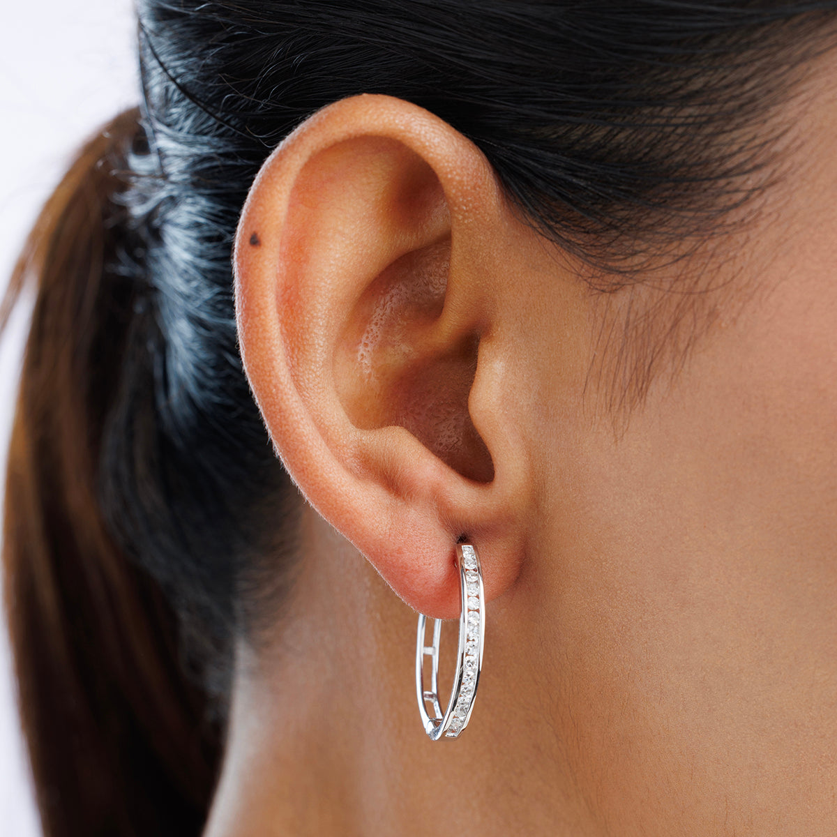 SERENE<span> Curve Diamond Hoop</span> EARRINGS