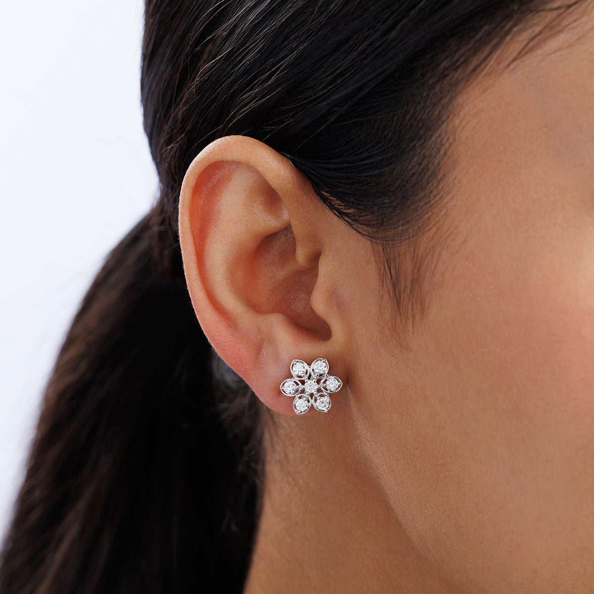 PETAL<span> Bloom Diamond Stud </span>EARRINGS