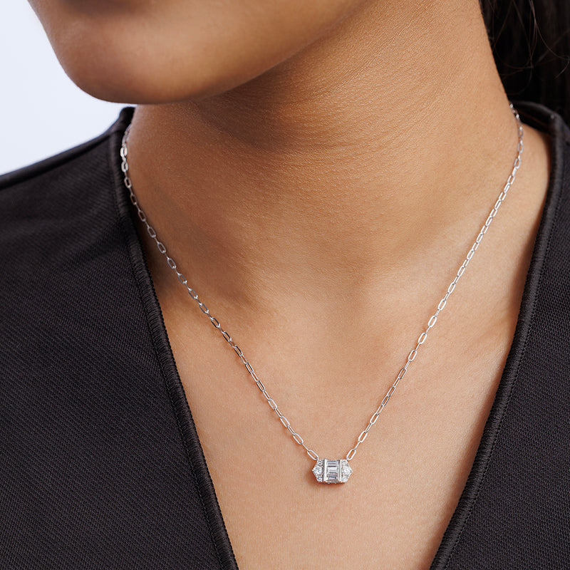 Classic Barrel Baguette Diamond Necklet