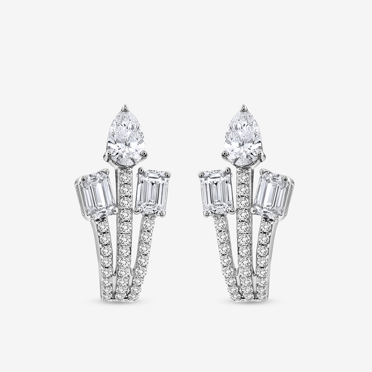 OVAL <span>Crest Diamond Hoop</span> EARRINGS