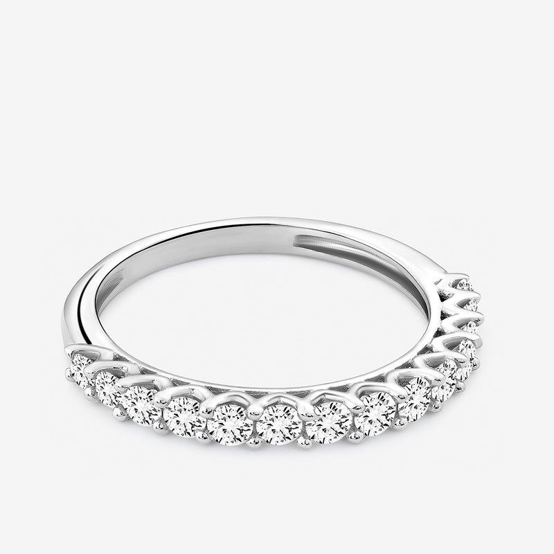 Ring side view with raised prongs and continuous line of round pavé stones