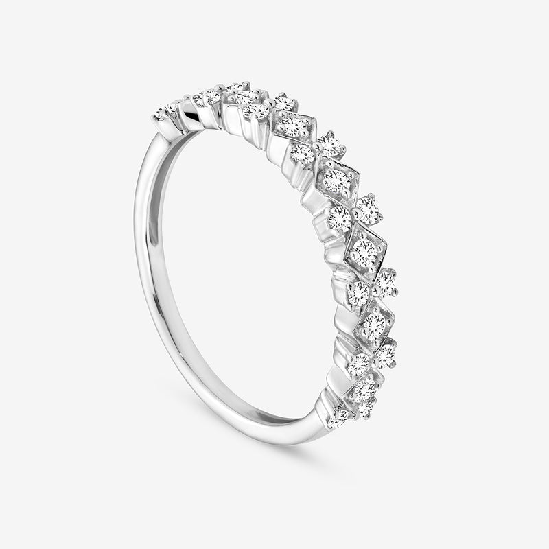 925 silver mosaic diamond ring, side view with prong-set square stones around band
