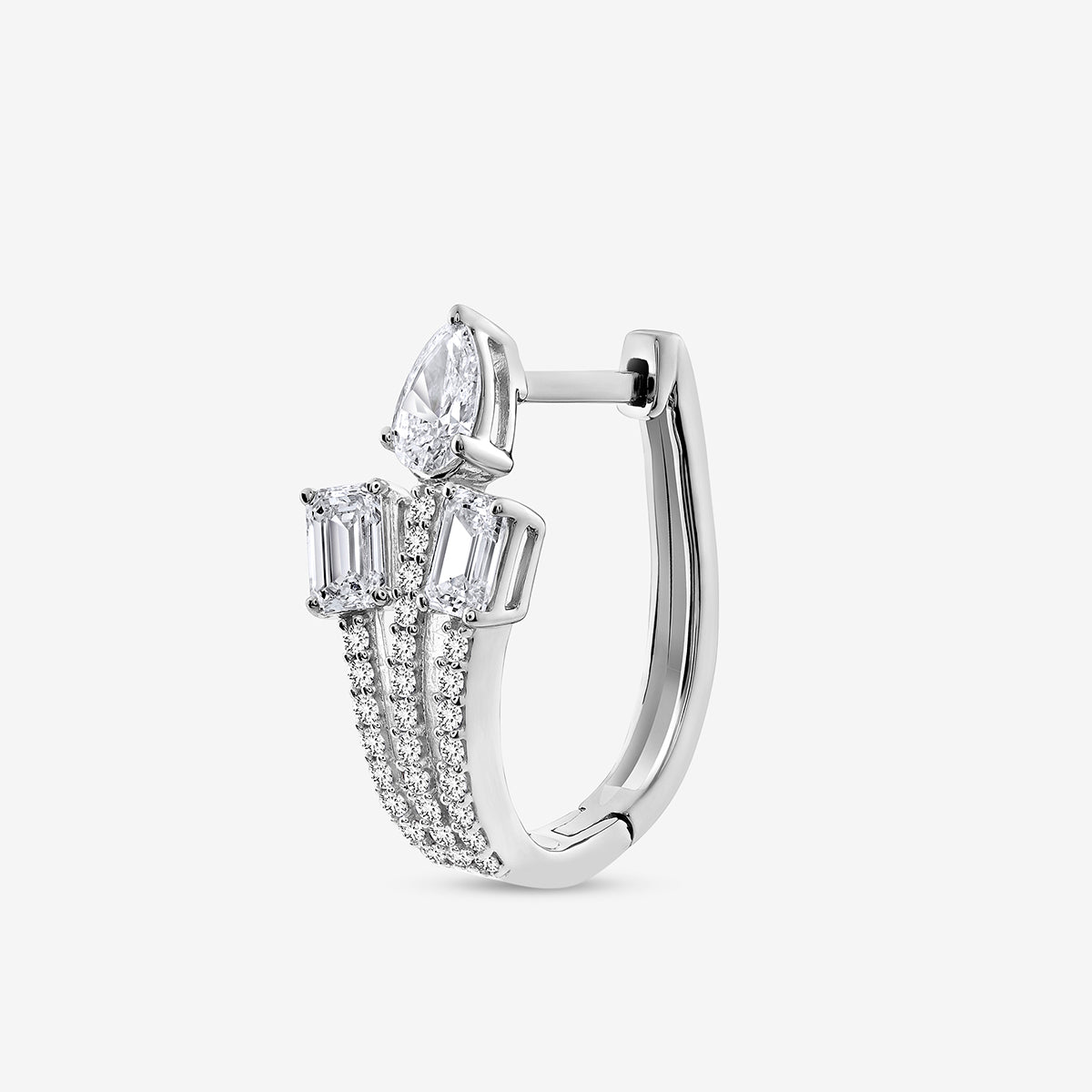 OVAL <span>Crest Diamond Hoop</span> EARRINGS