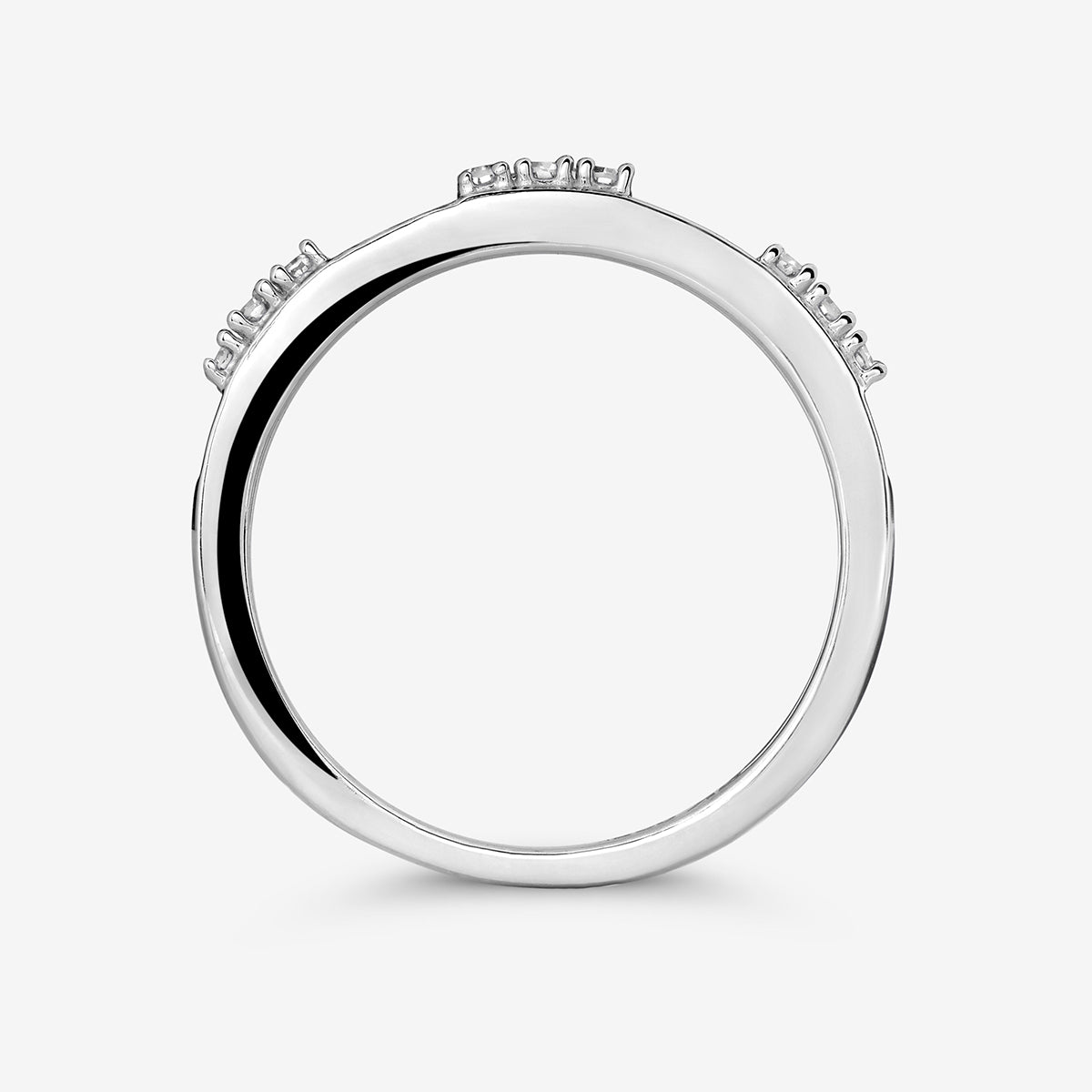 The Keemti Jewels MINIMAL Channel Set RING is a slim stacking band with spaced rectangular accents and an airy design.