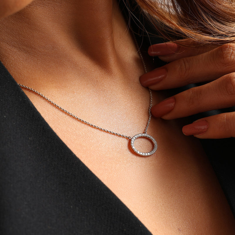 Oval halo necklet on neckline, silver 925 oval ring pendant with sparkling stones
