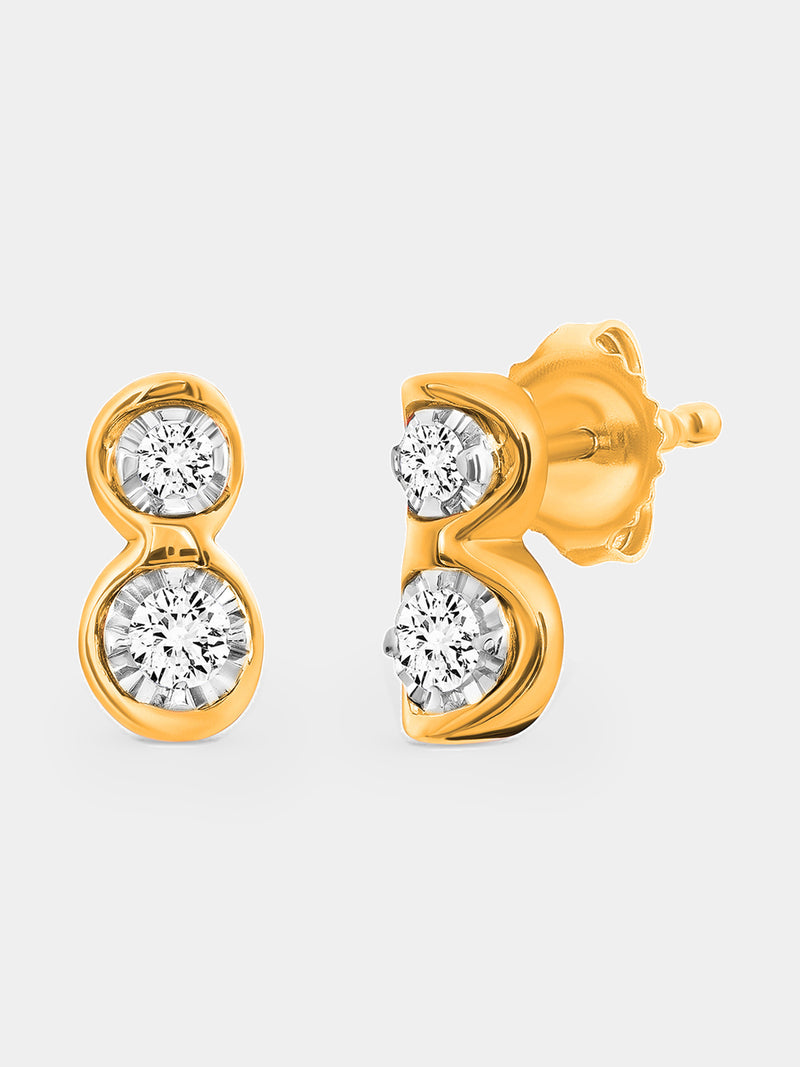 Keemti Jewels’ Twin Spark Stud Earrings: two round lab diamonds set vertically in a graceful figure-eight design.