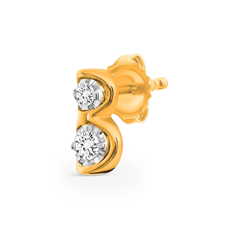 Keemti Jewels’ Twin Spark Stud Earrings: vertical lab diamonds on curved gold for harmonious sparkle.