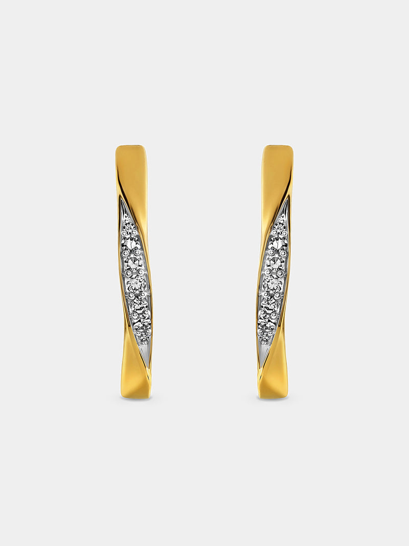 An Ohr getragen: Curve Hoop Ohrring, gelbgoldfarben mit Diamantbesatz