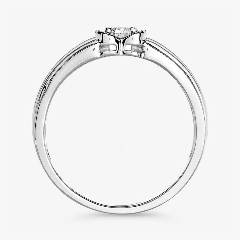 The Keemti Jewels Classic Pure Heart Ring features a round solitaire on a sleek, thin band—elegant from every angle.