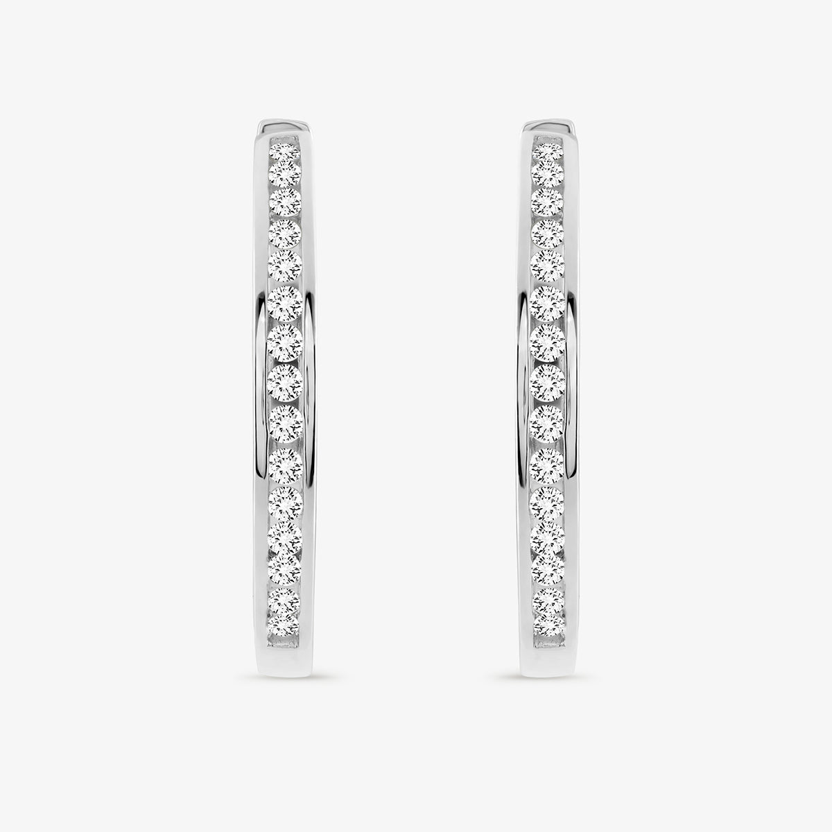 SERENE<span> Curve Diamond Hoop</span> EARRINGS