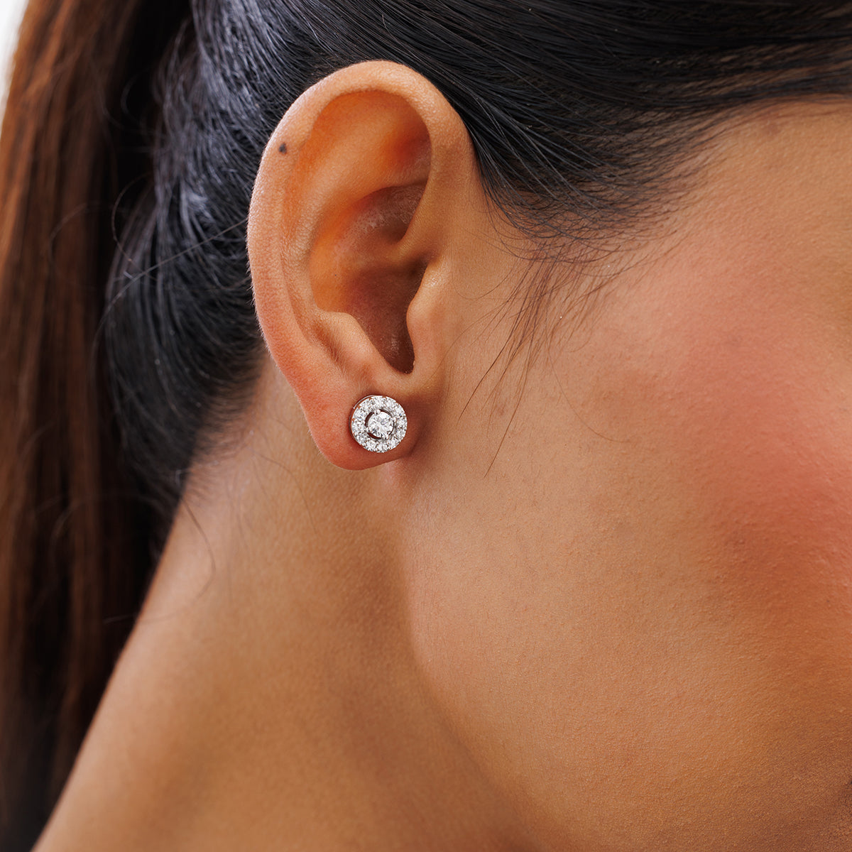 EVERYDAY<span> Glow Halo Diamond Stud</span>EARRINGS