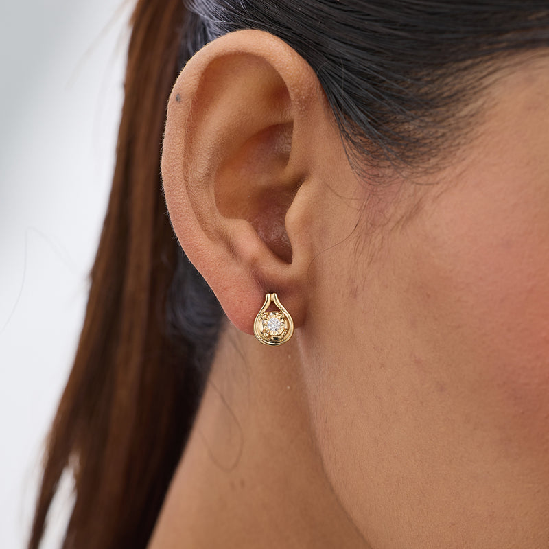 Teardrop Shine Diamond Stud Earrings