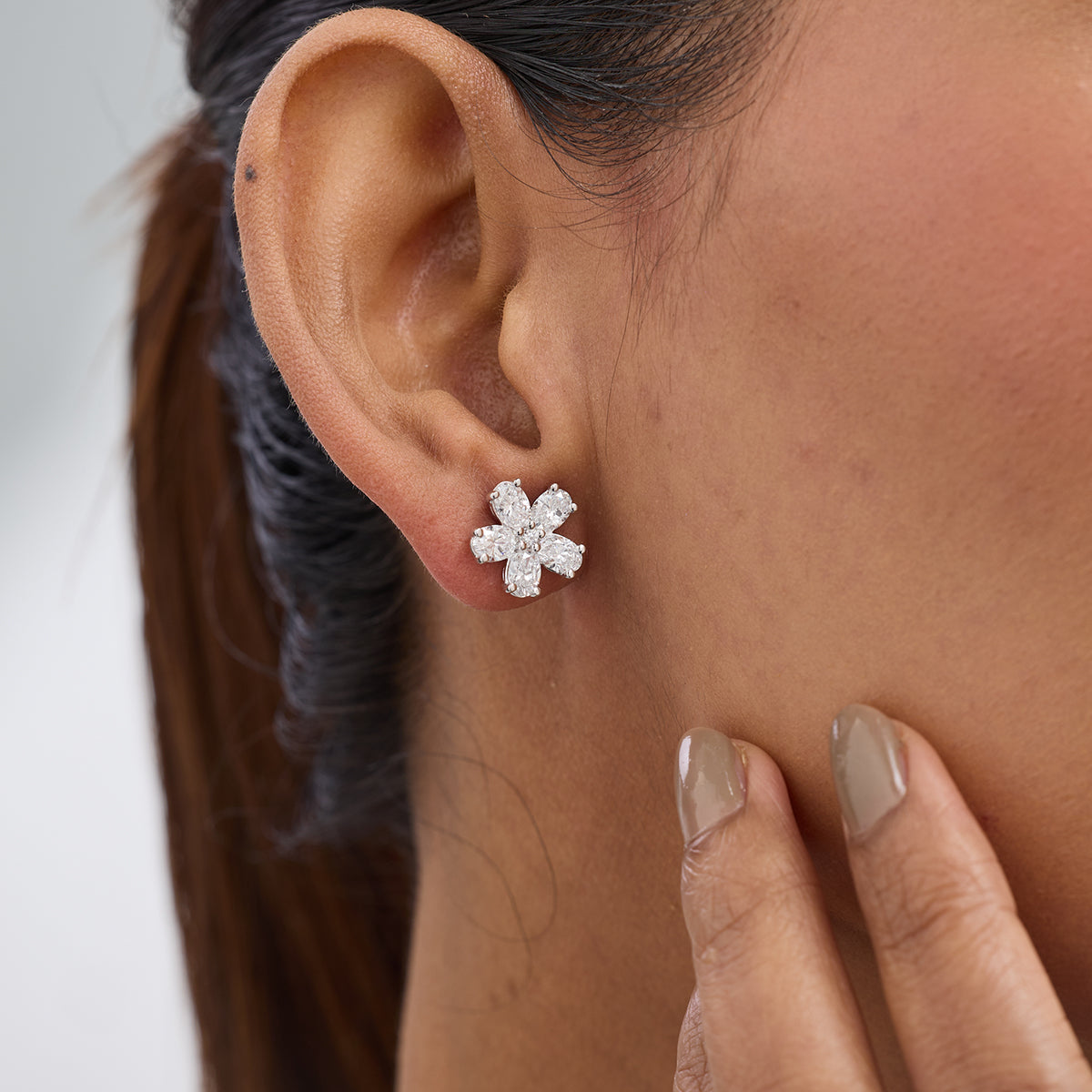 QUIET<span> Bloom Diamond Stud </span>EARRINGS