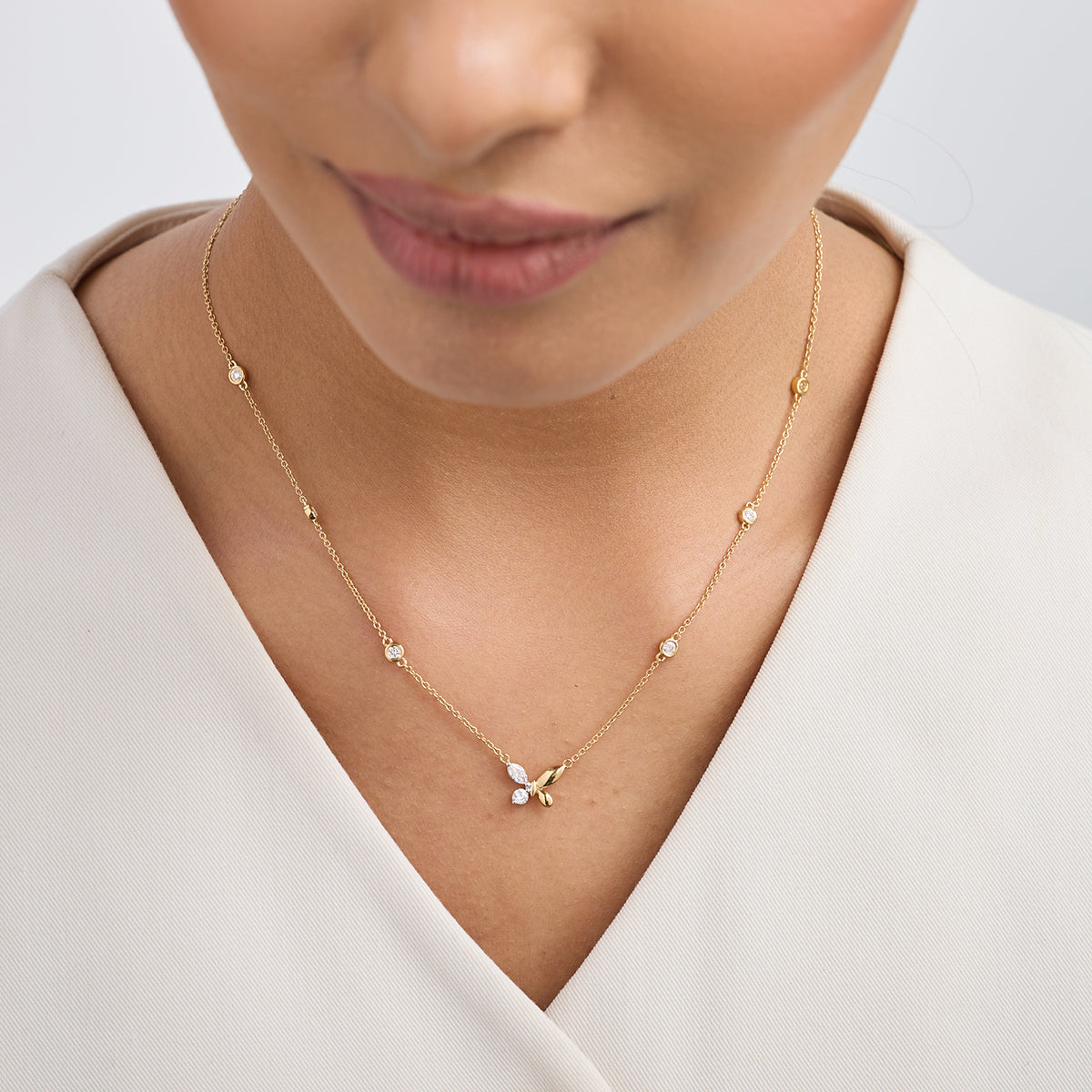 BUTTERFLY <span>Charm Diamond</span>NECKLET