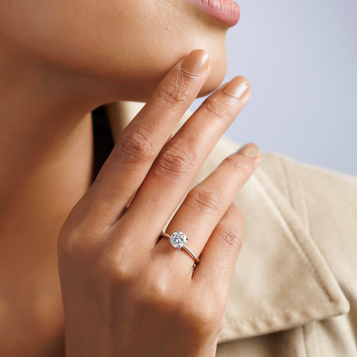 ELEGANT <span>Round Solitaire</span> RING